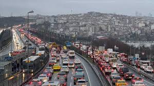 İstanbul'da sabah trafik yoğunluğu oluştu