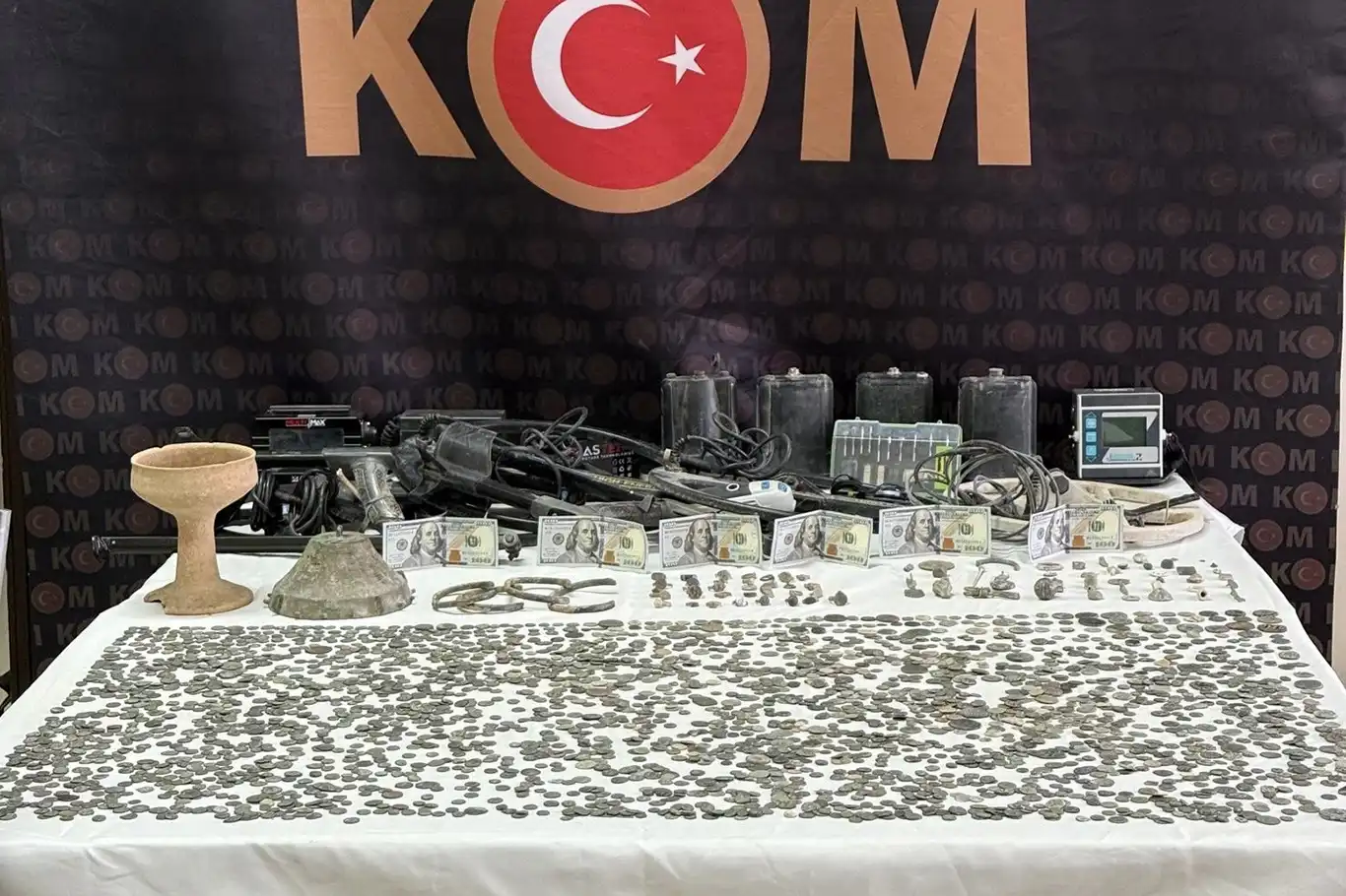 Gaziantep'te tarihi eser kaçakçılığı operasyonu: 2 gözaltı