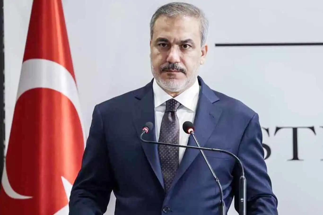 Bakan Fidan, Pakistanlı mevkidaşı Dar ile görüştü