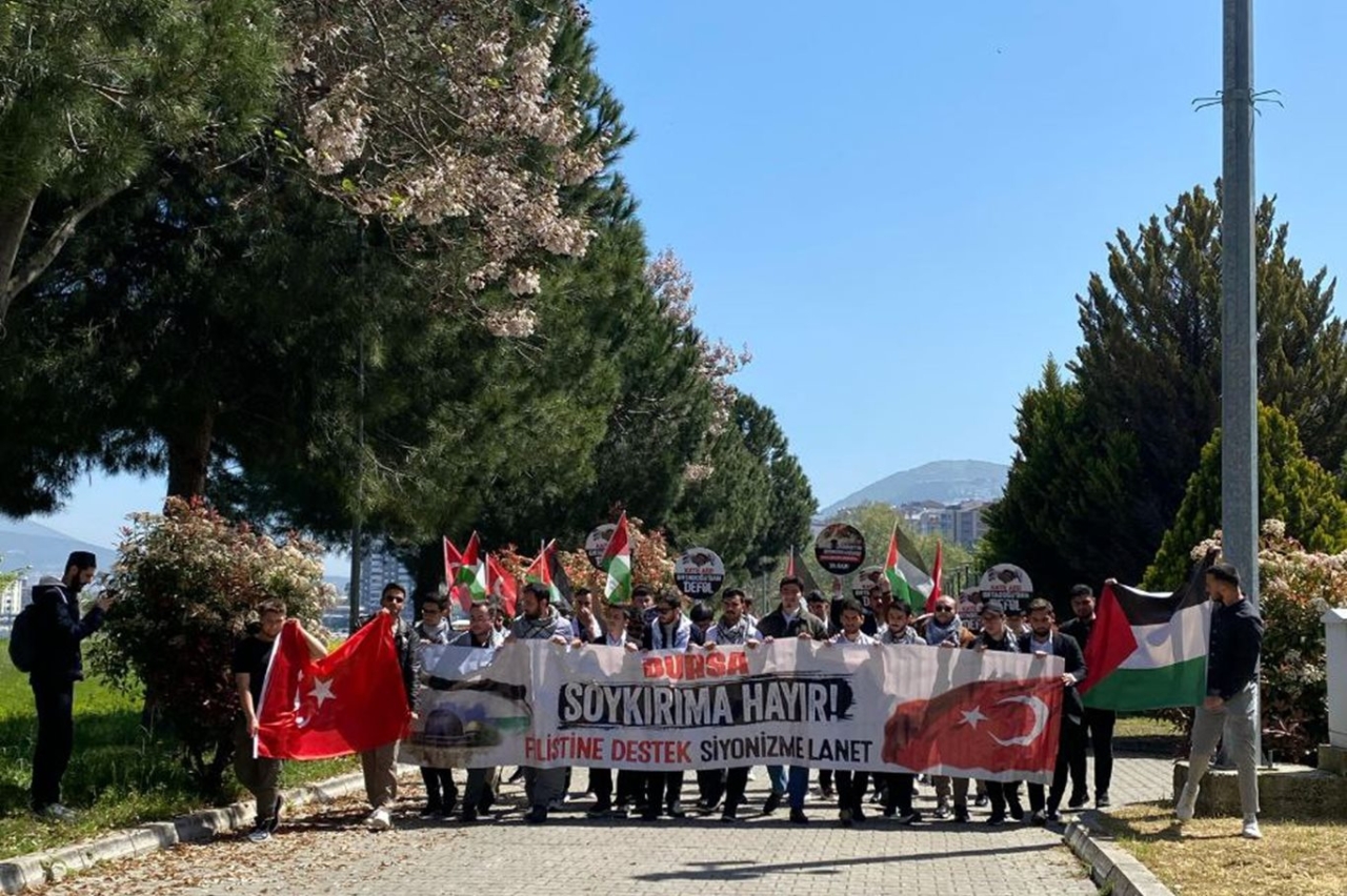 Ezanla ve Filistin’le alay edilen görüntüler tepki çekti