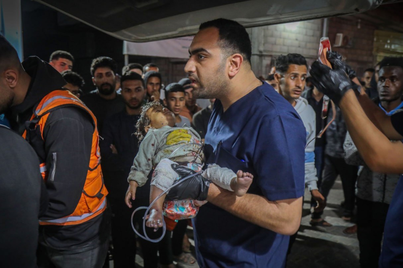 Siyonist rejimden sivillerin sığındığı okula saldırı: En az 30 şehit, 100'e yakın yaralı