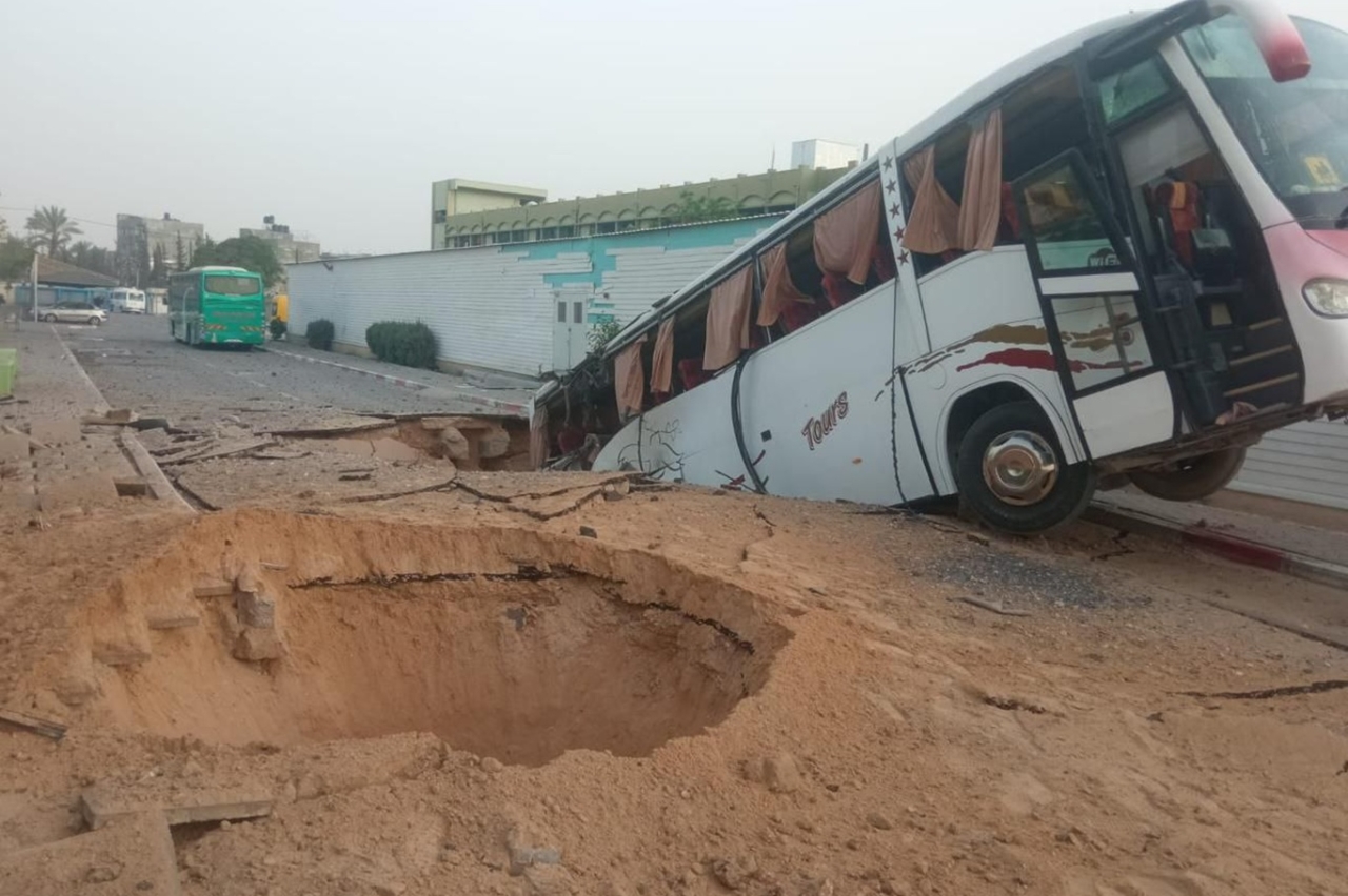 Gazze'deki Avrupa Hastanesi çevresine yoğun saldırı: 24 şehit, onlarca yaralı ve kayıp!