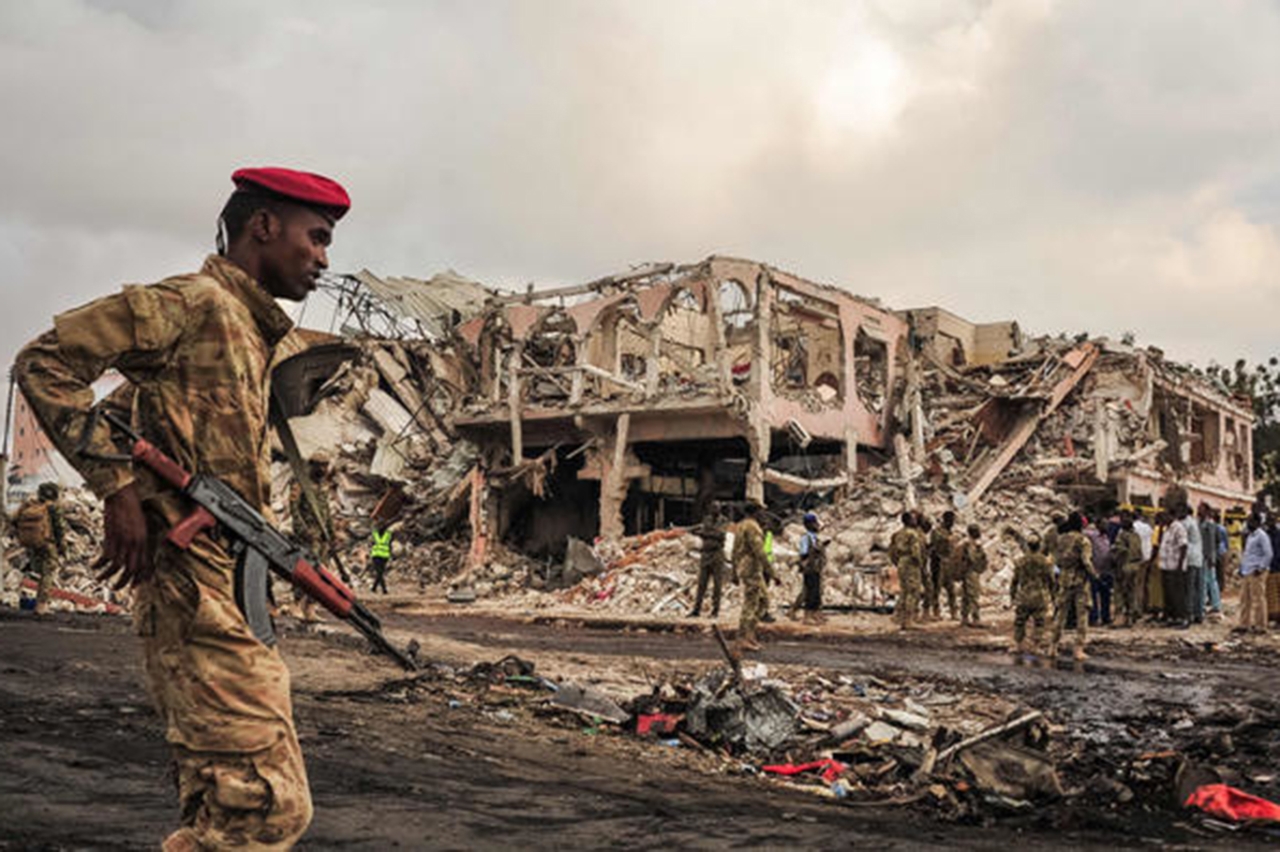 Somali'de askeri üsse bombalı  saldırı: 10 ölü, 30 yaralı