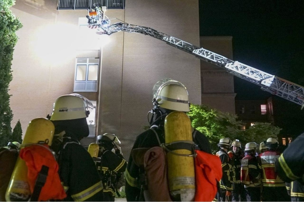 Almanya'da hastane yangını: 3 ölü onlarca yaralı