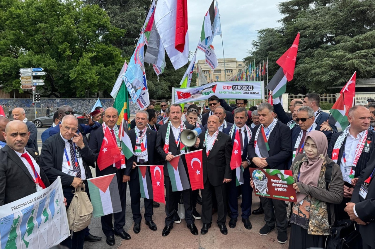 Türkiye öncülüğündeki uluslararası sendikalar BM önünde işgal soykırımını kınadı