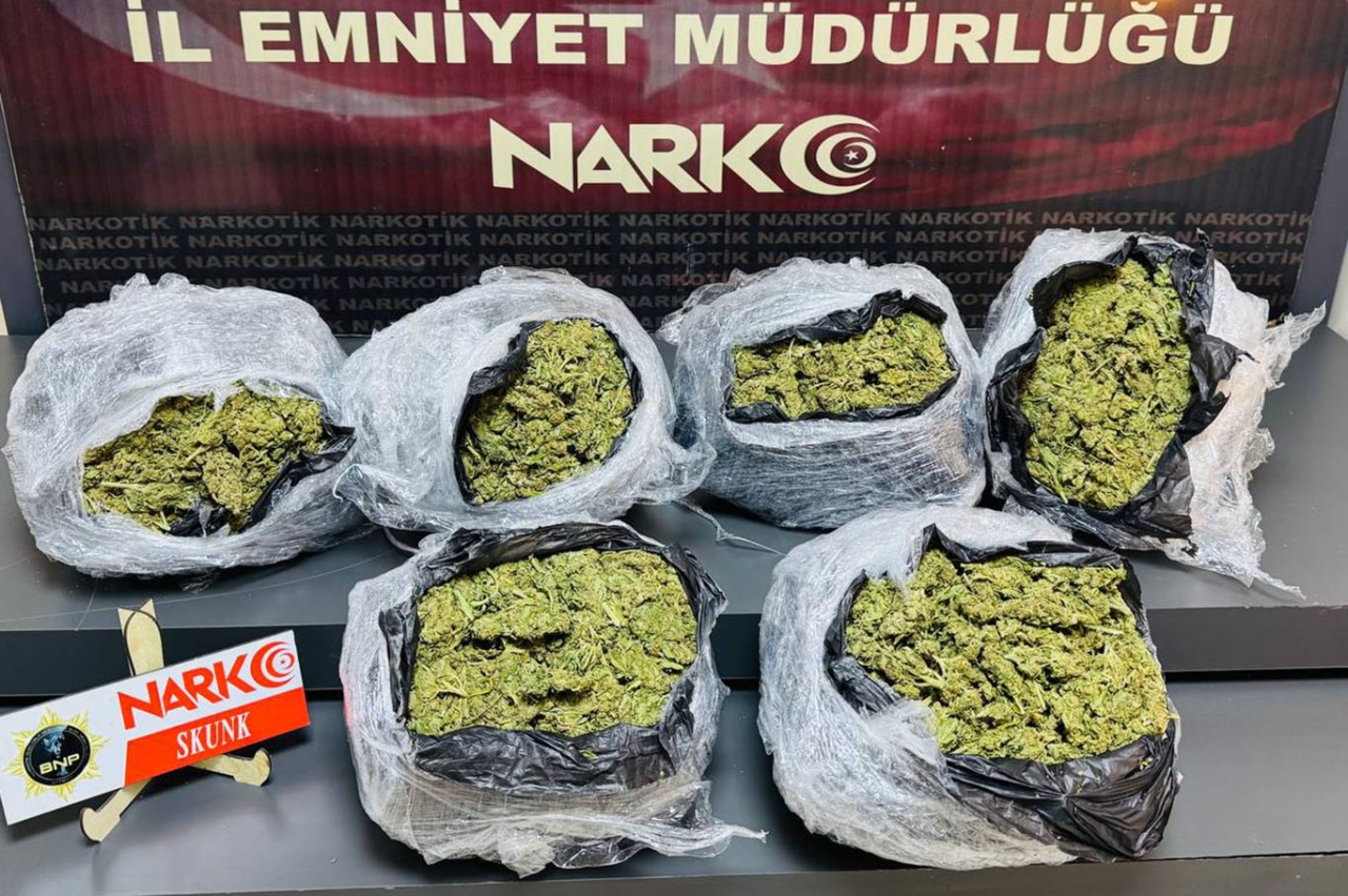 Batman'da uyuşturucu operasyonu: 5 kilo skunk ele geçirildi