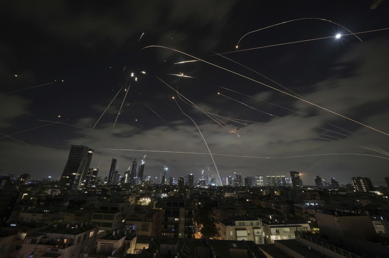 İran: Bu gece israil'i daha sert vuracağız