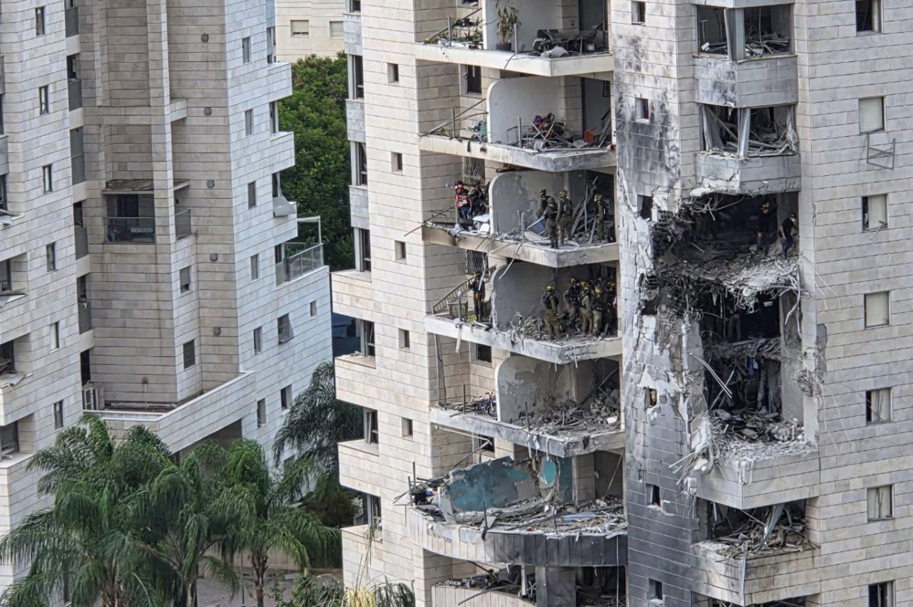 İran'dan Tel Aviv ve Hayfa’ya füze darbesi: En az 4 ölü, 103 yaralı