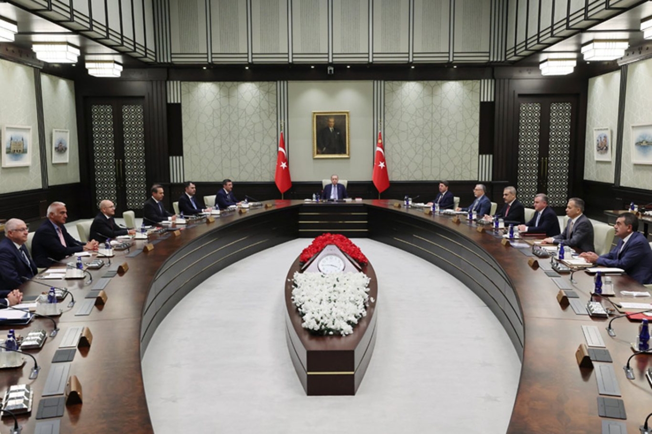 Kabine toplandı