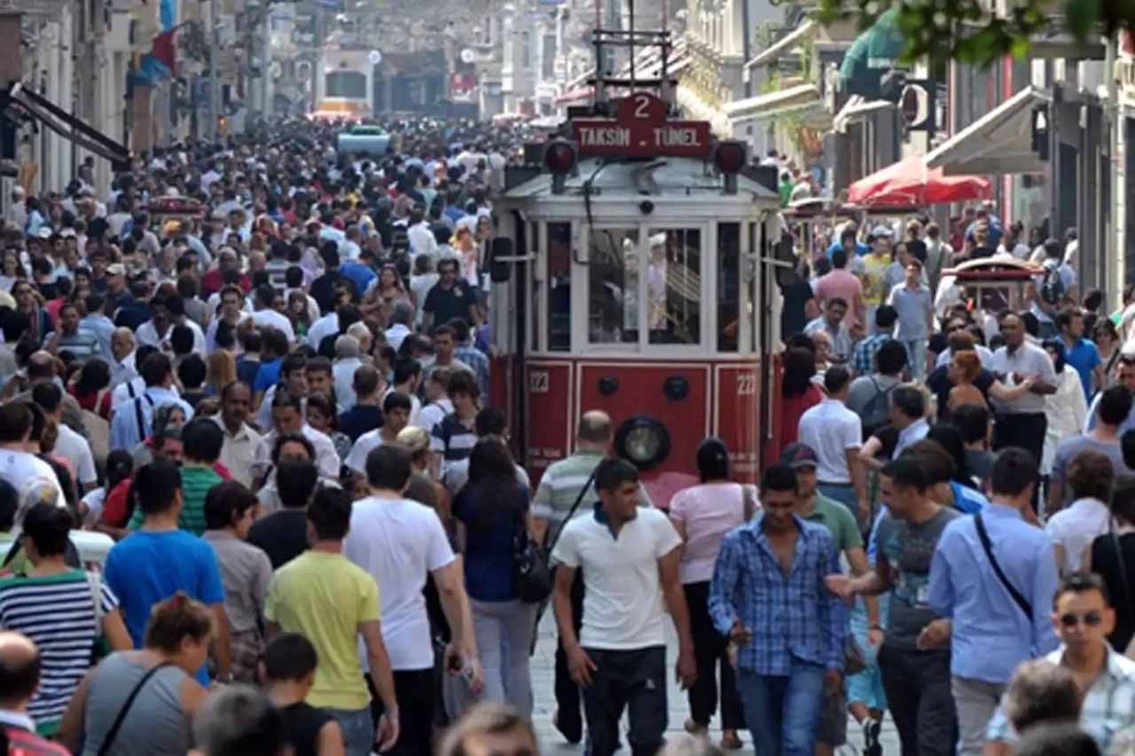 Türkiye'de 2,6 milyon kişi iller arasında göç etti