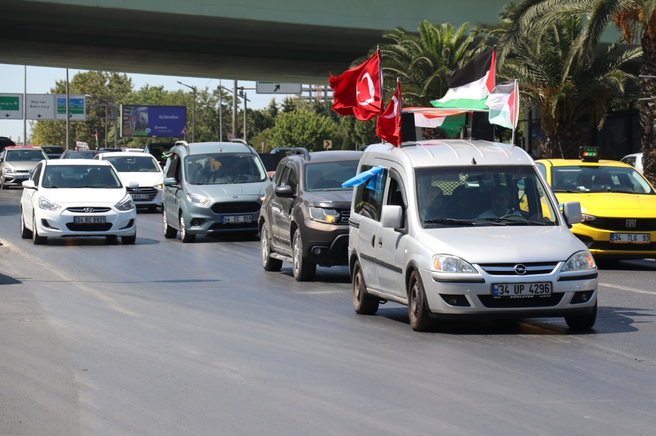 İstanbul'da Gazze için araç konvoyu