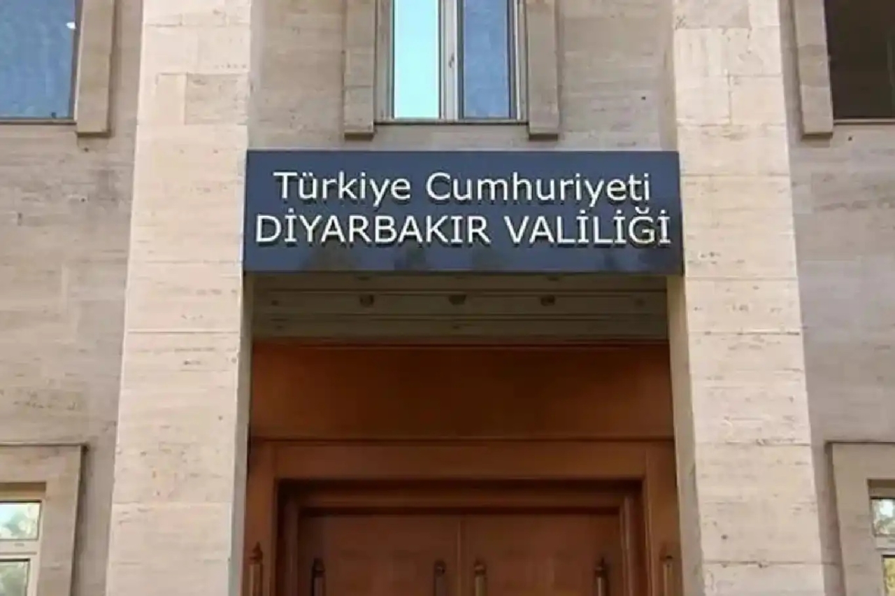 Diyarbakır Valiliği'nden yol kenarına bırakılan EYP'nin patlaması ile ilgili açıklama