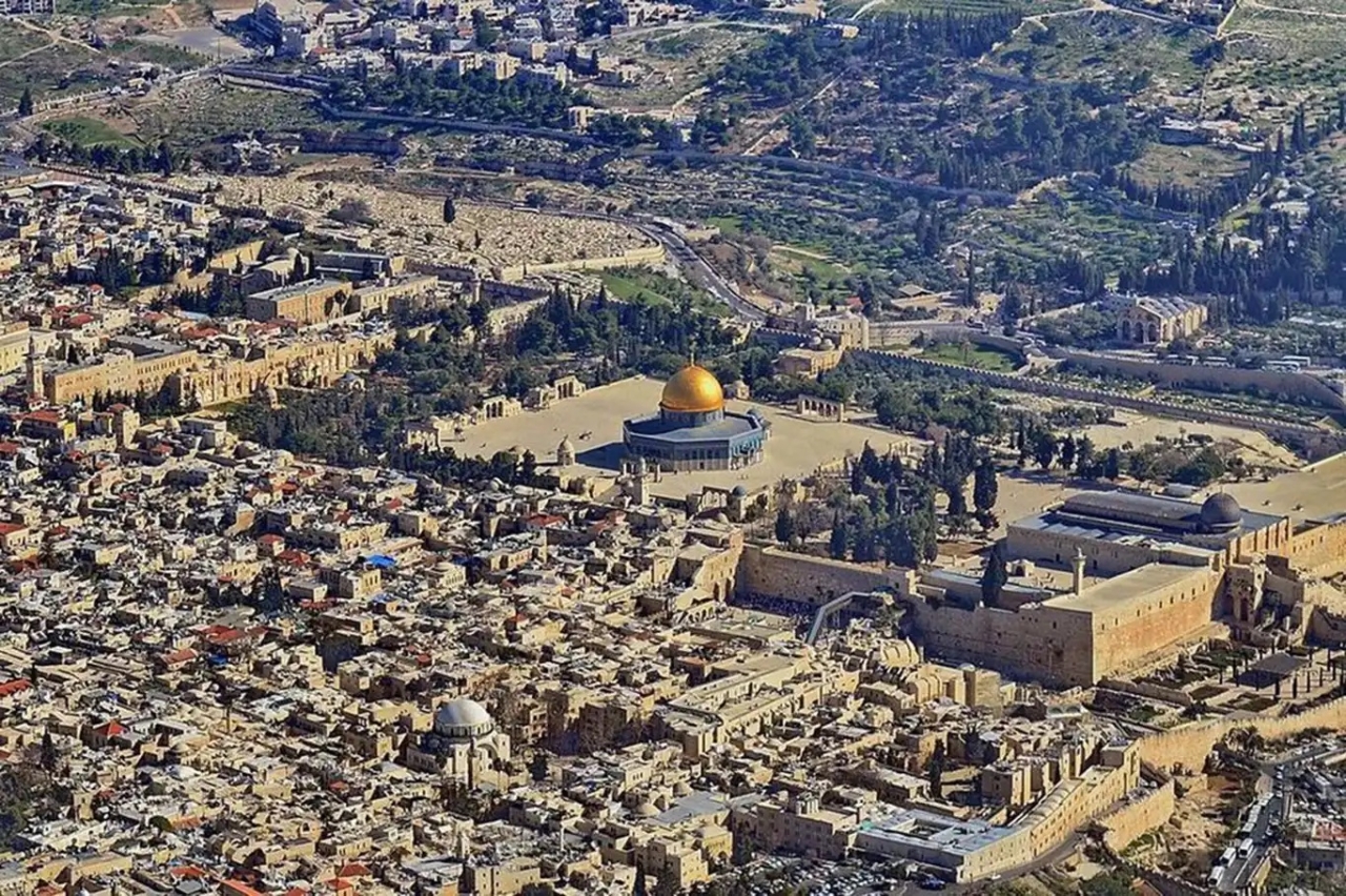 israil Kudüs'te coğrafi yapıyı bozmaya devam ediyor