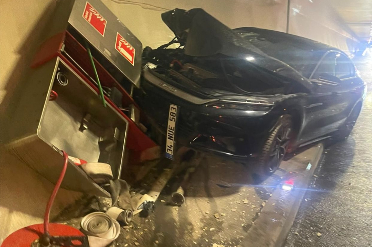 Avrasya Tüneli'nde kaza: Tünel kapatıldı