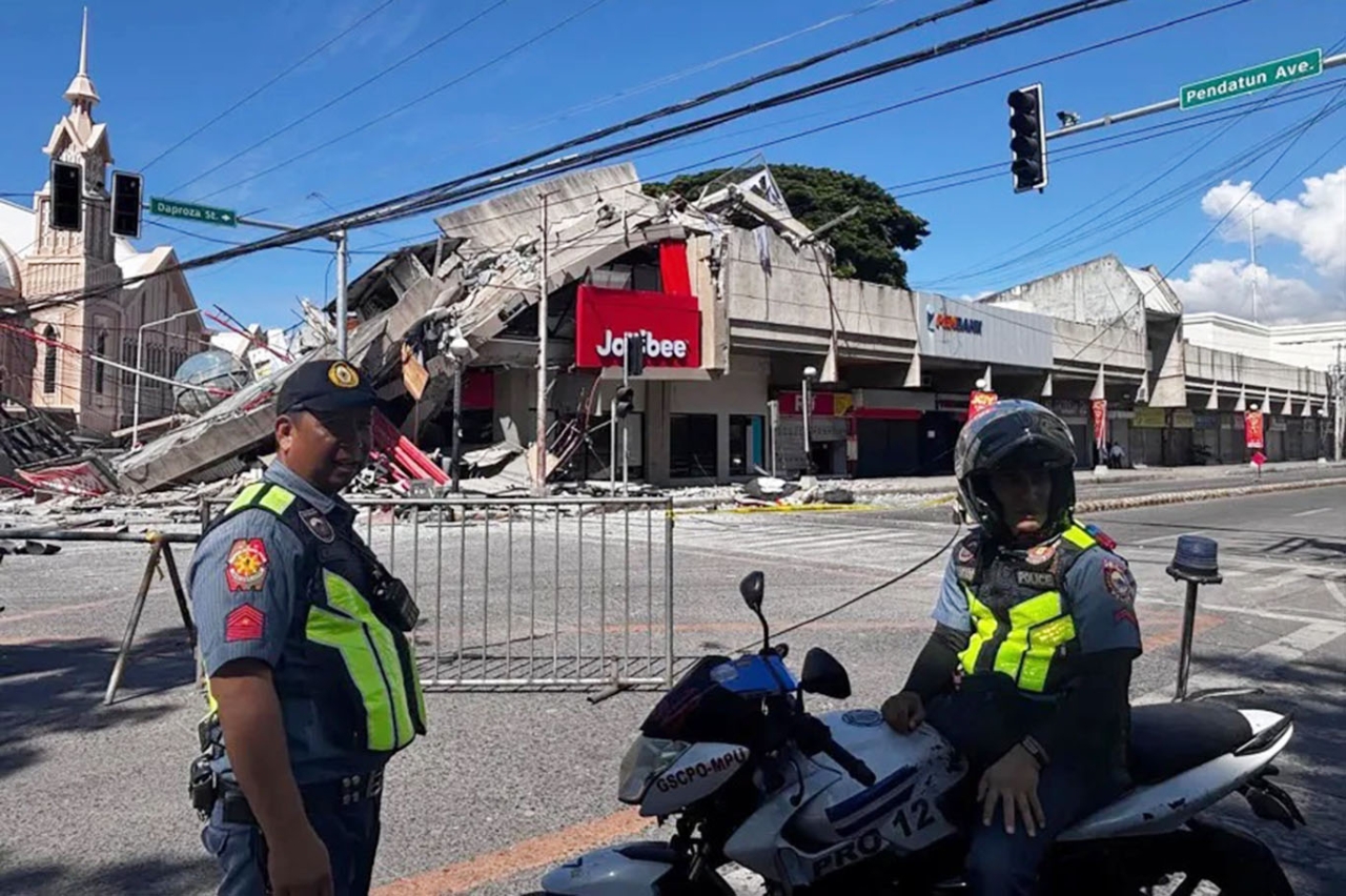 Filipinler'de 7,8 büyüklüğünde deprem: Tsunami alarmı