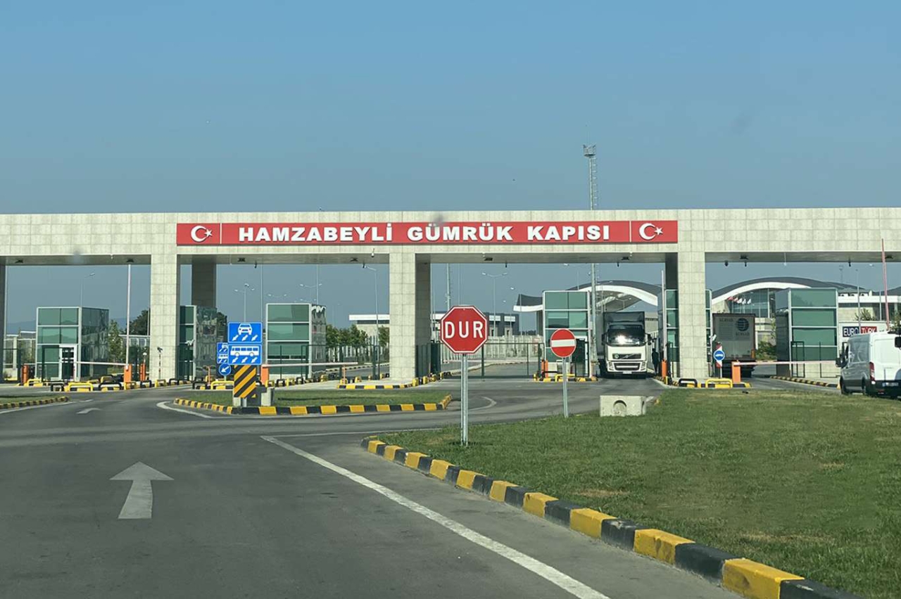 Yabancı plakalı araçlar borcunu ödemeden Türkiye'den çıkamayacak