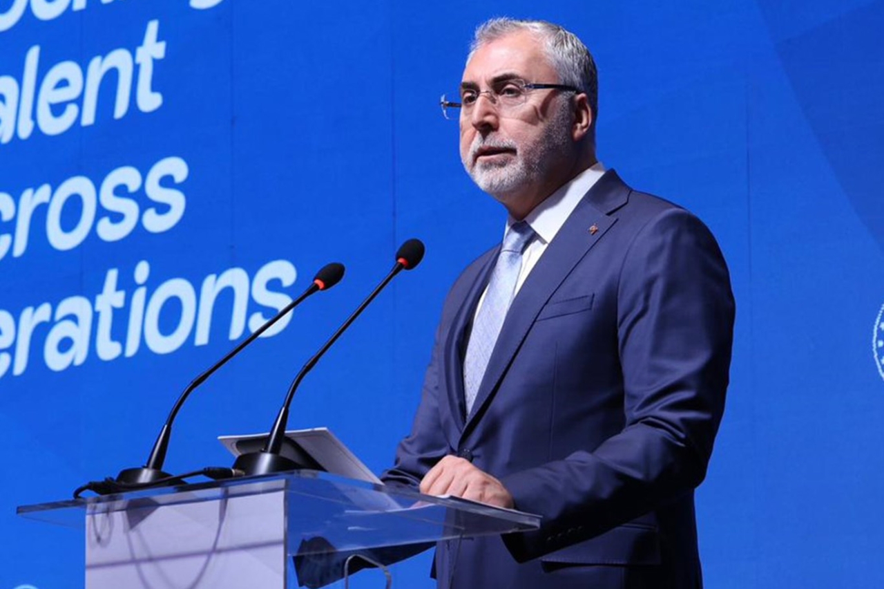 Bakan Işıkhan: İşsizlik oranı son 20 yılın en düşük seviyesine geriledi