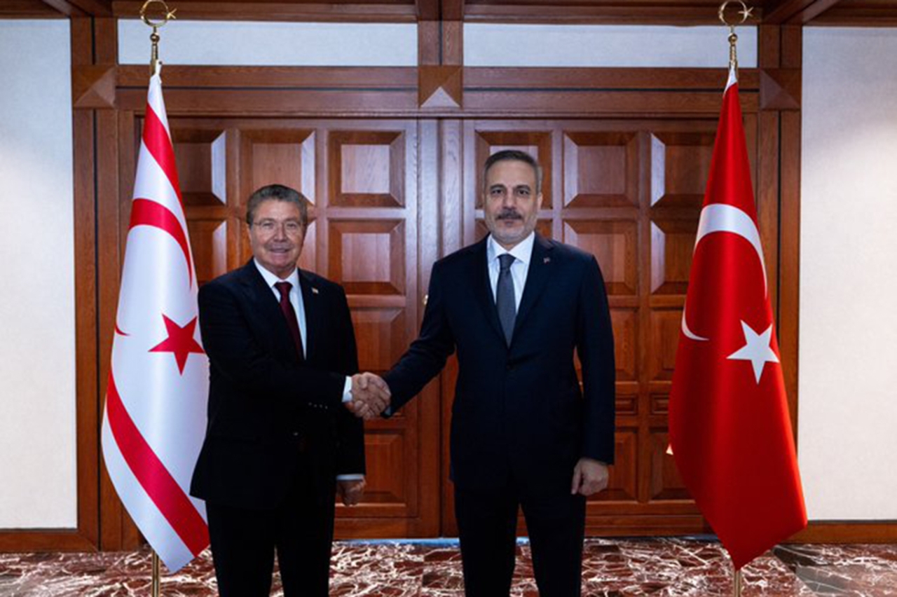 Dışişleri Bakanı Hakan Fidan, KKTC Başbakanı Üstel ile görüştü