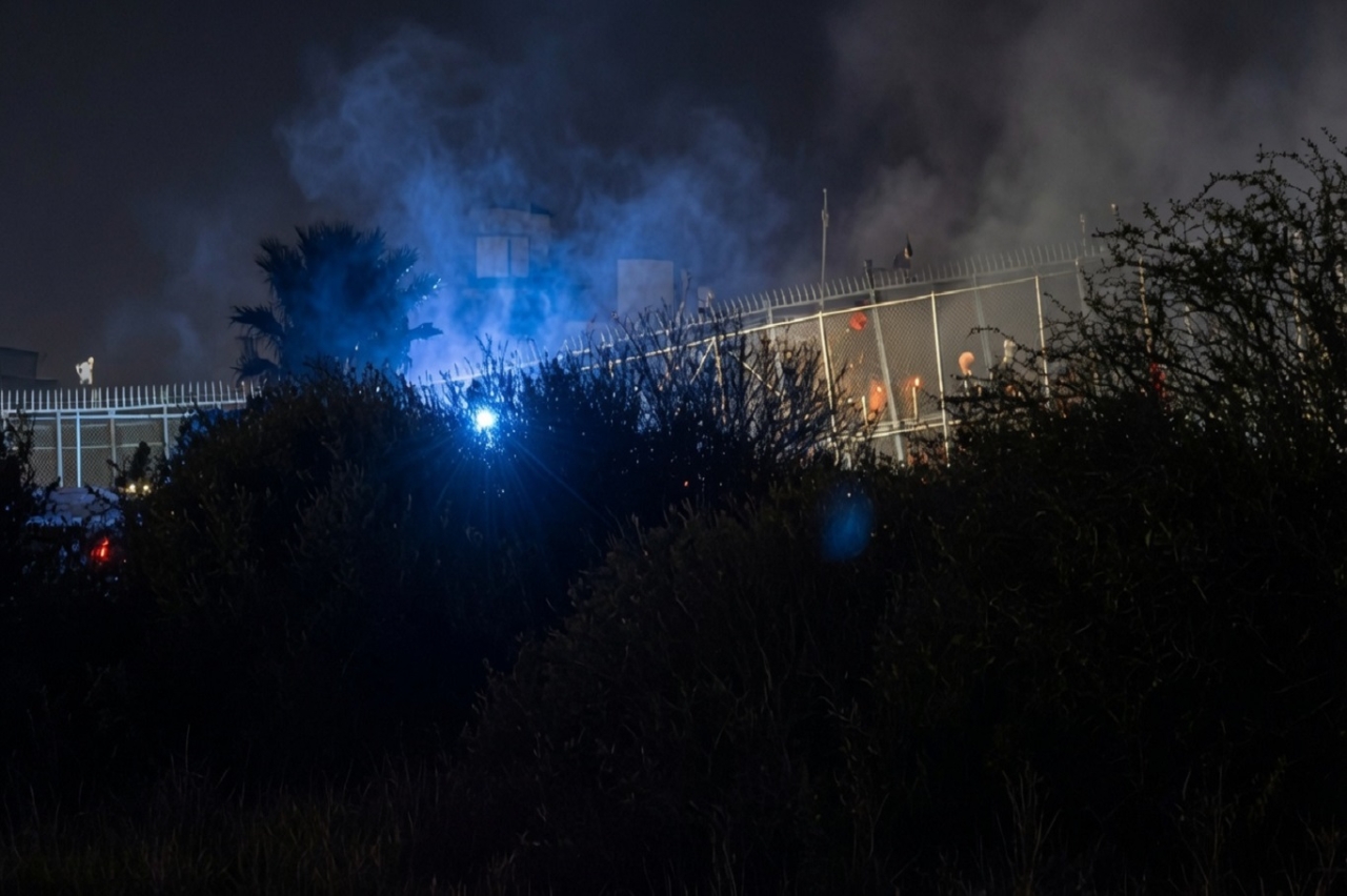 İspanya, Ceuta sınırına yüzer bariyer kurdu