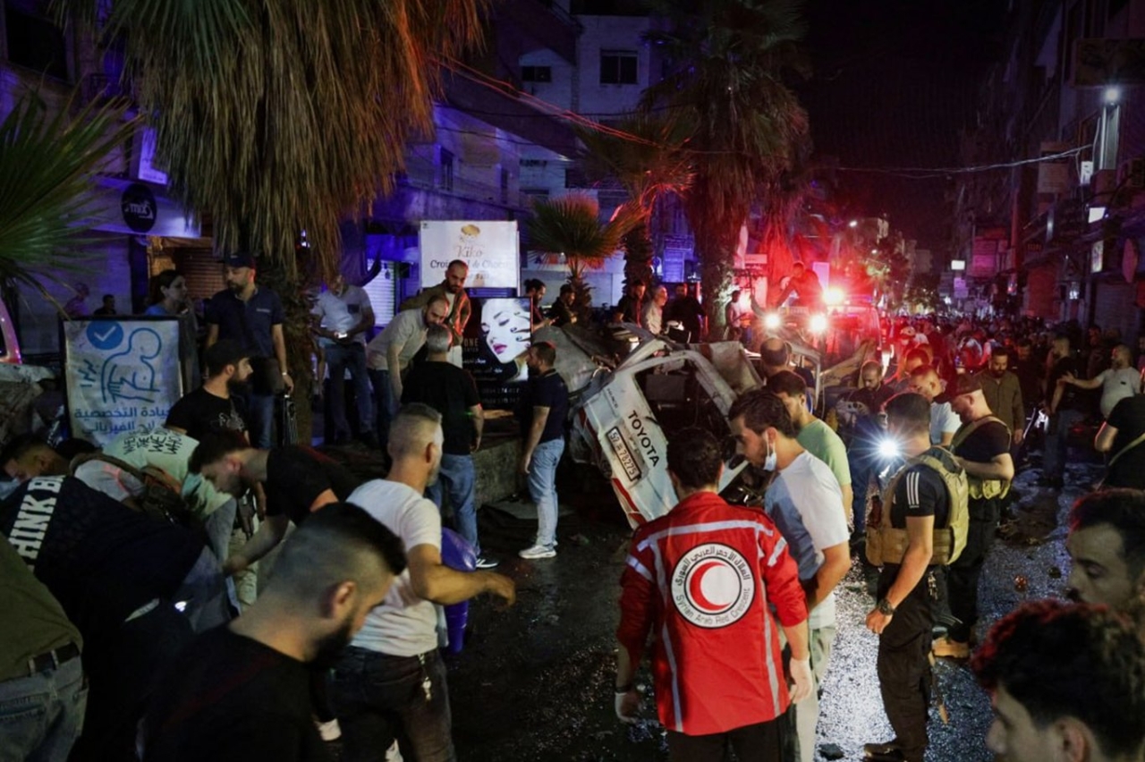 Suriye'nin başkentinde yolcu minibüsüne bombalı saldırı