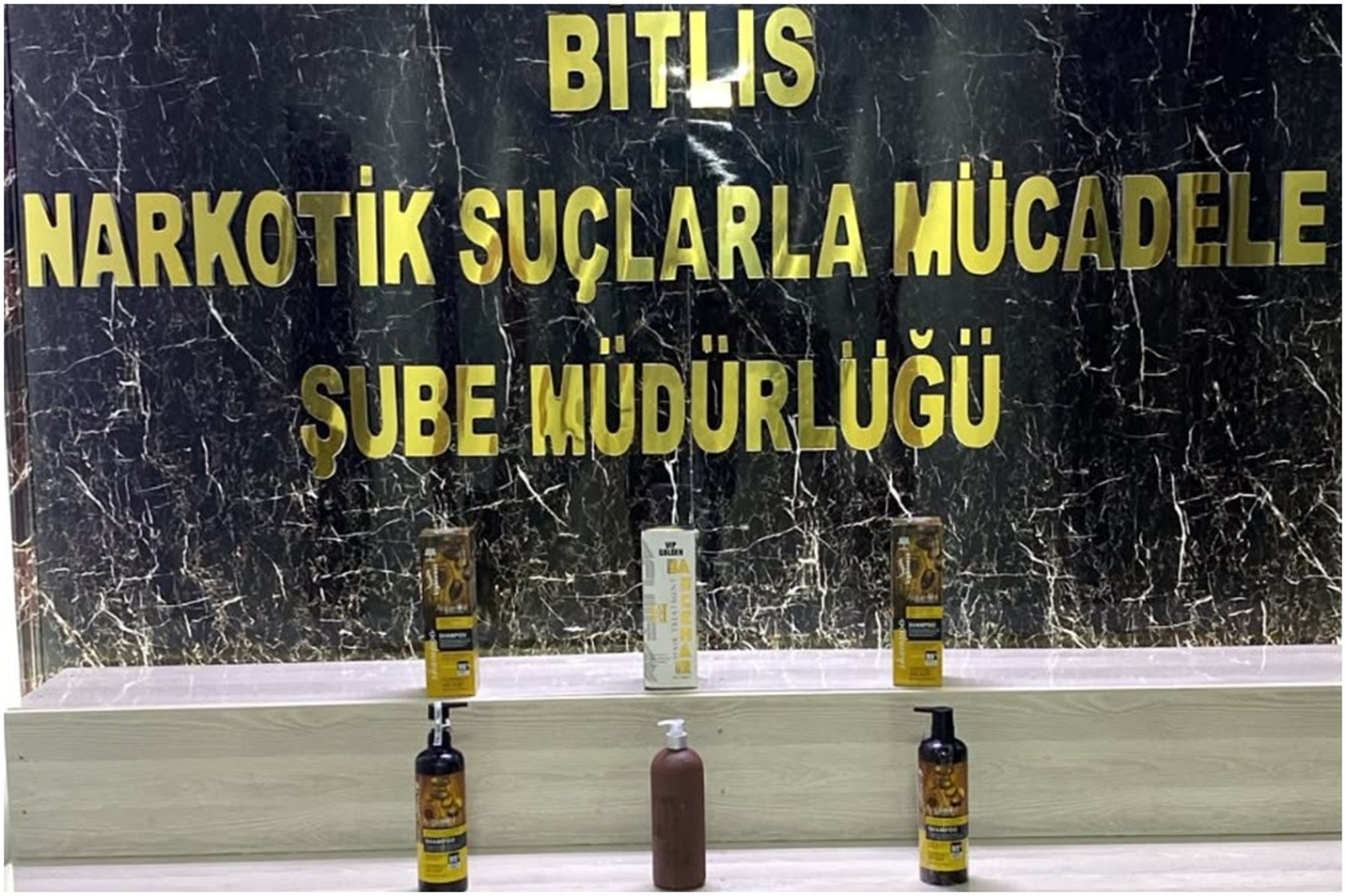 Bitlis'te şampuan şişelerine gizlenmiş 3 kilogram sıvı uyuşturucu ele geçirildi