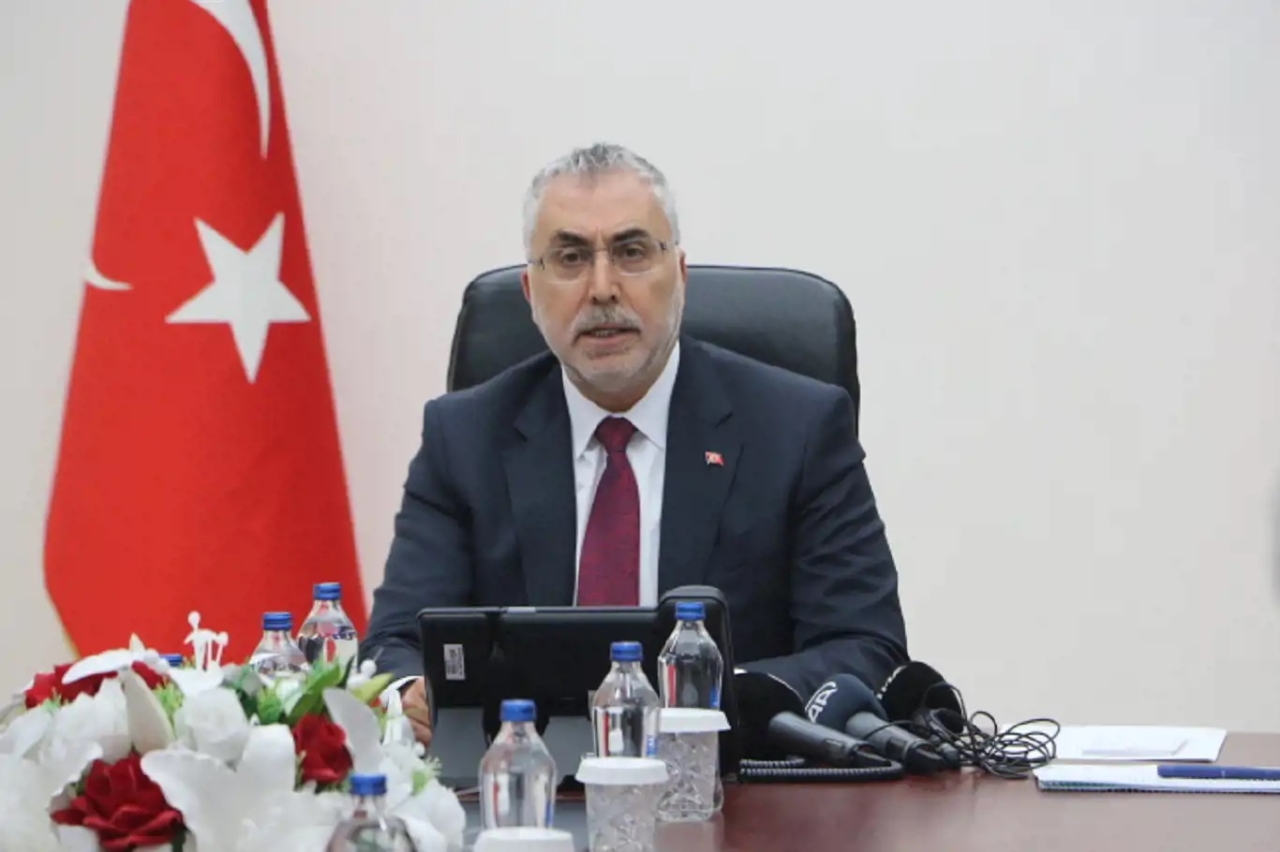 Bakan Işıkhan: İşsizlik oranı yüzde 8,1'e yükselmesine rağmen tek haneli seviyesini korudu