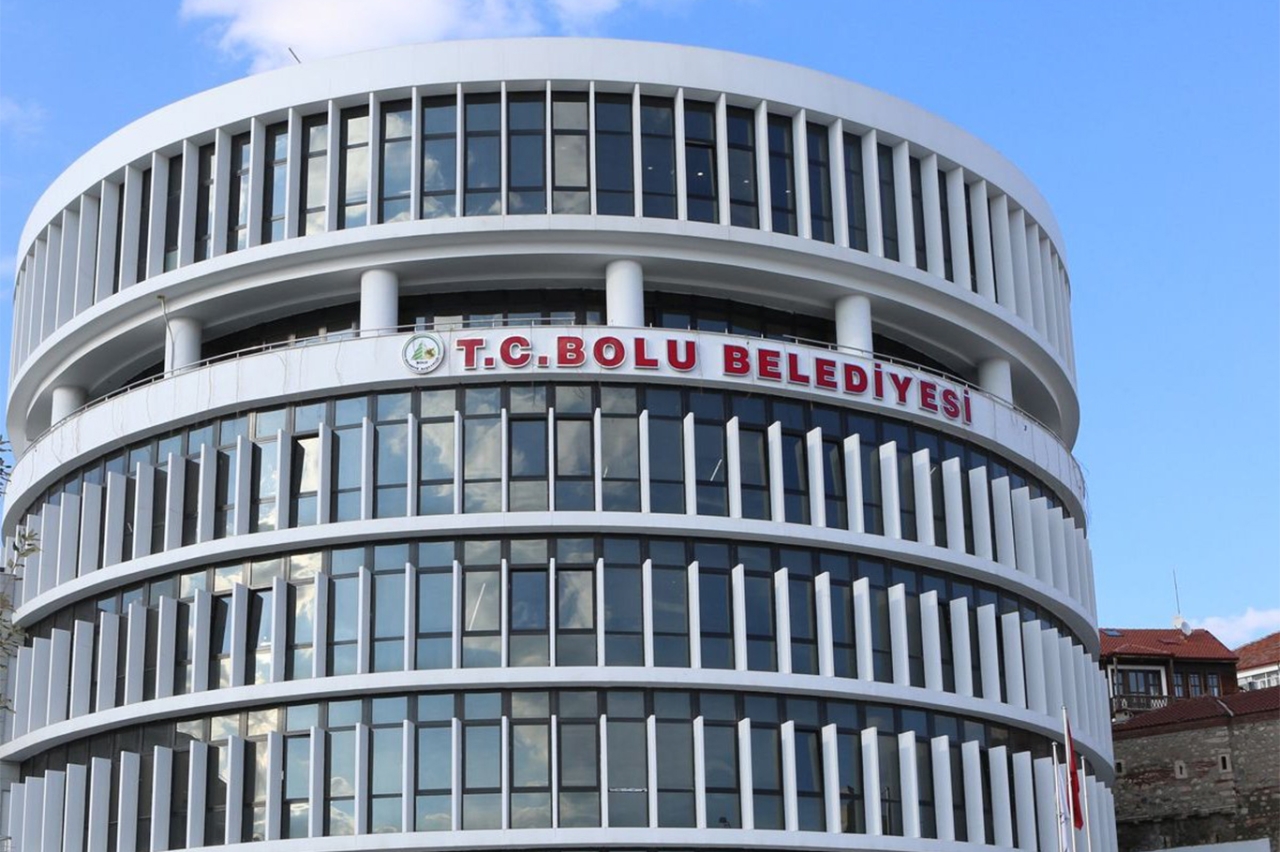 Bolu Belediyesi'ne çöp araçları operasyonu