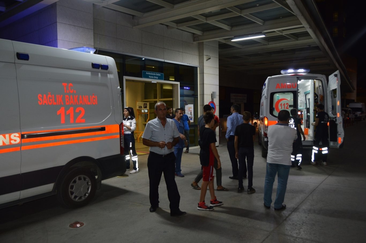 Siirt'te iki araç çarpıştı: Bir yaralı