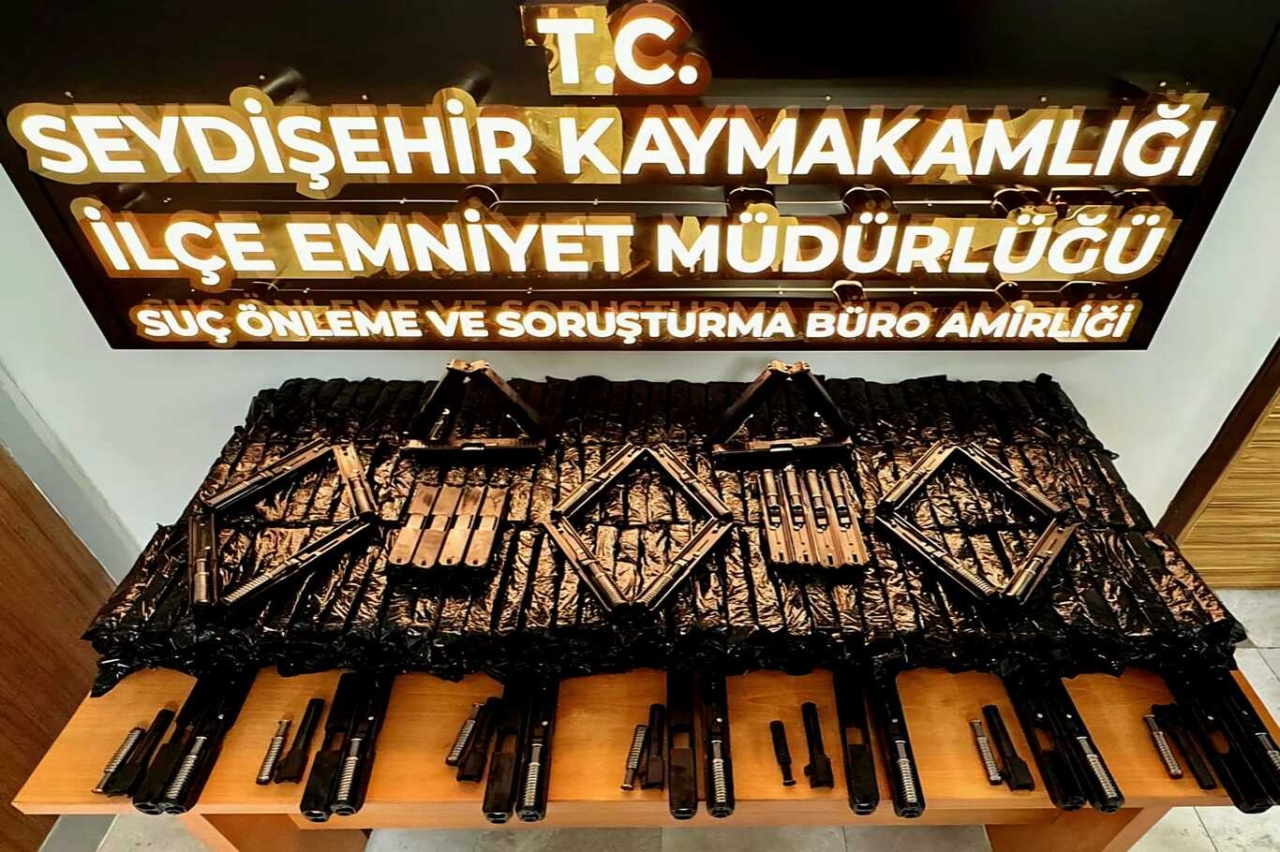 Konya’da kaçak silah operasyonu