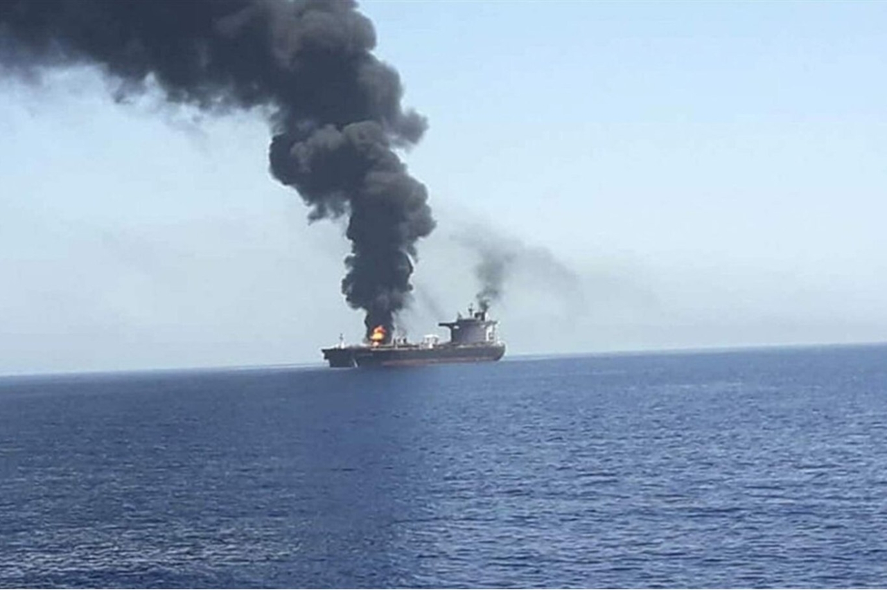 Hürmüz Boğazı'nda bir tanker daha mayına çarptı
