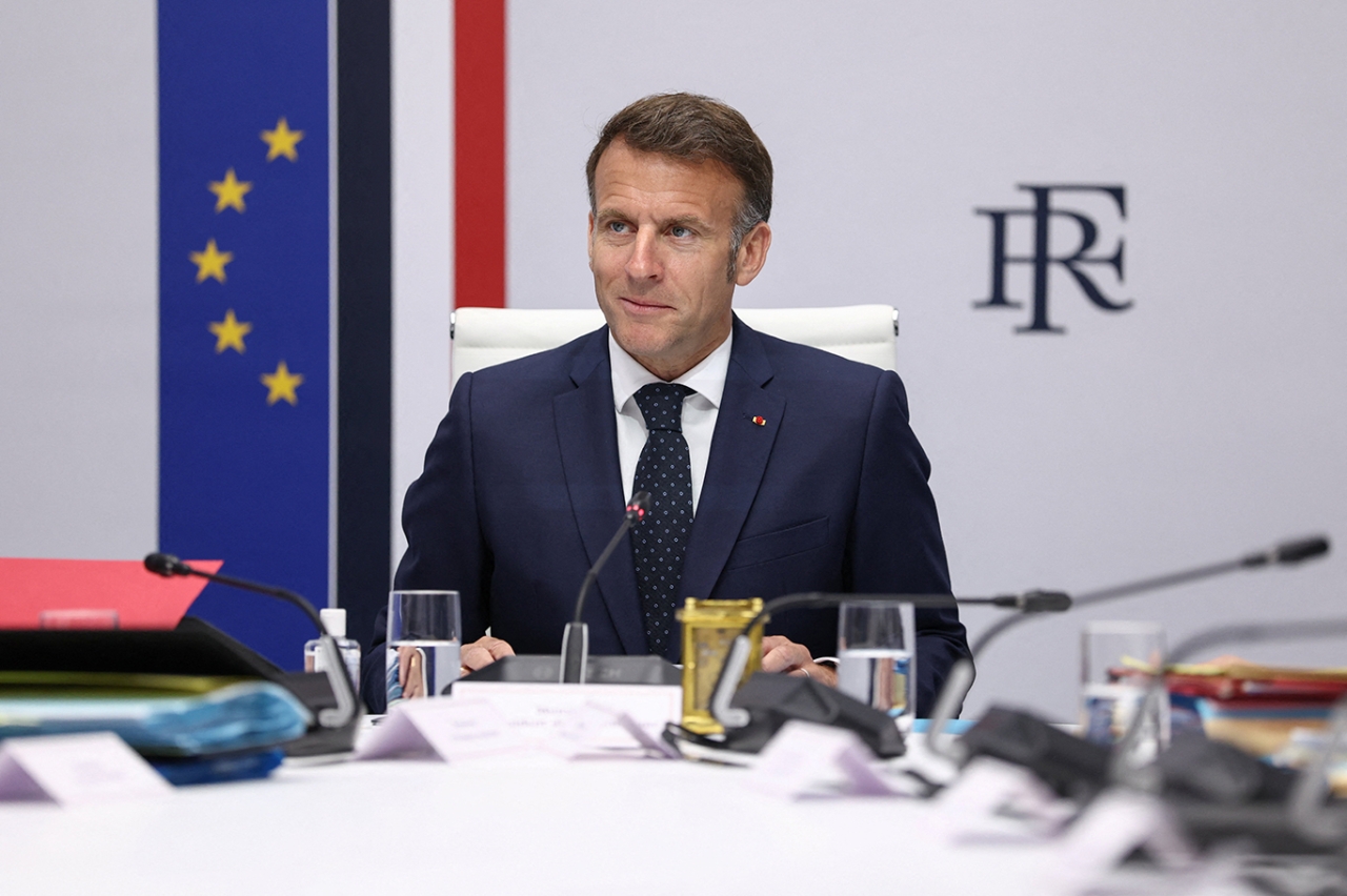 Macron, İçişleri Bakanı'nın istifasını reddetti: Güvenlik güçlerine ″yeni çalışma yöntemleri″ talimatı