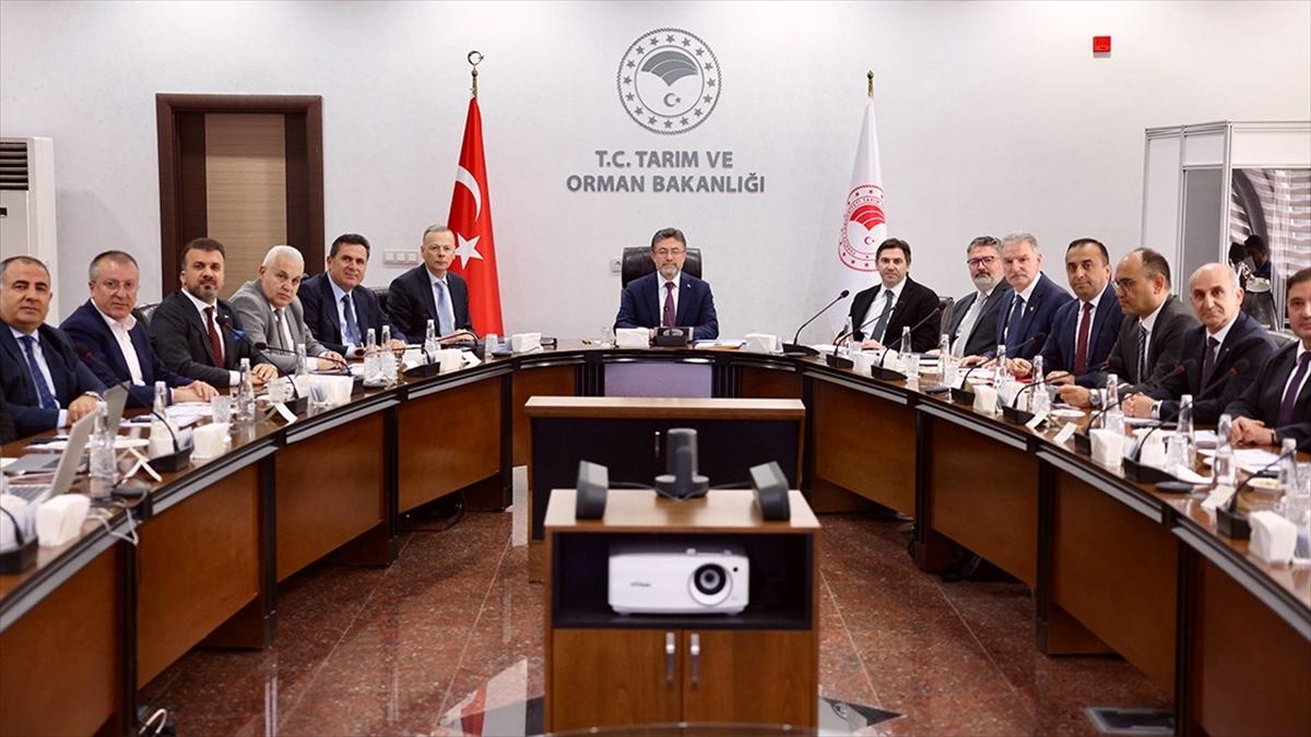 Bakan Yumaklı: Tarımda planlı üretime geçilmesi konusunda takvimimiz aksamaya meydan vermeden yürüyor