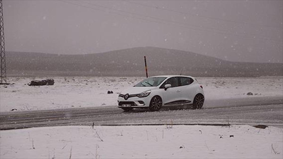 Kars'ta nisanda kar etkili oldu
