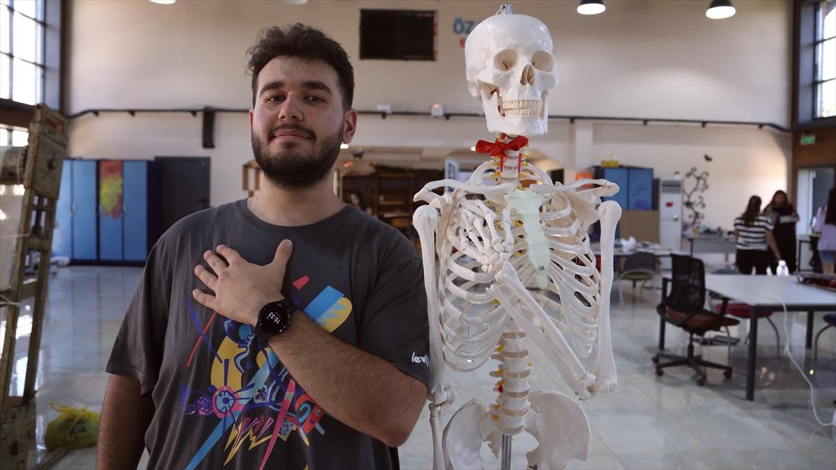 Malatya'da üniversiteliler geri dönüşüm malzemelerinden 