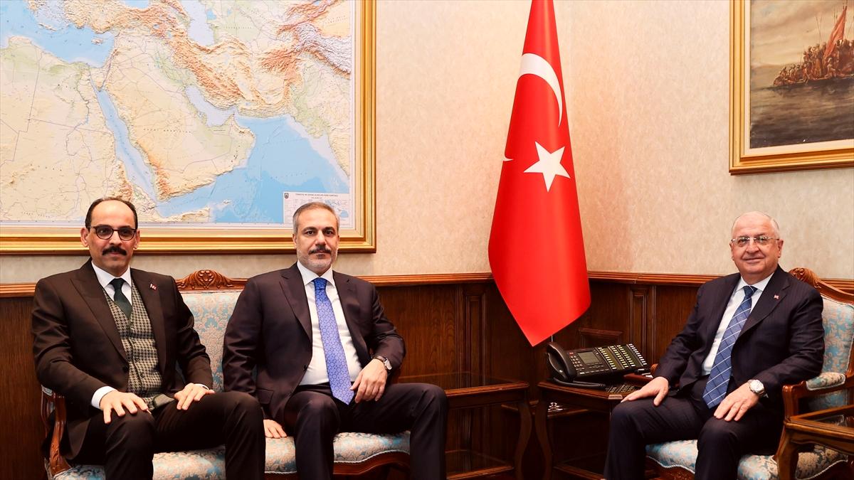 Milli Savunma Bakanı Güler, Dışişleri Bakanı Fidan ve MİT Başkanı Kalın ile görüştü
