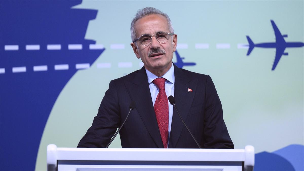 Ulaştırma ve Altyapı Bakanı Uraloğlu: Uçuş ağımız 131 ülkede 346 noktaya ulaştı