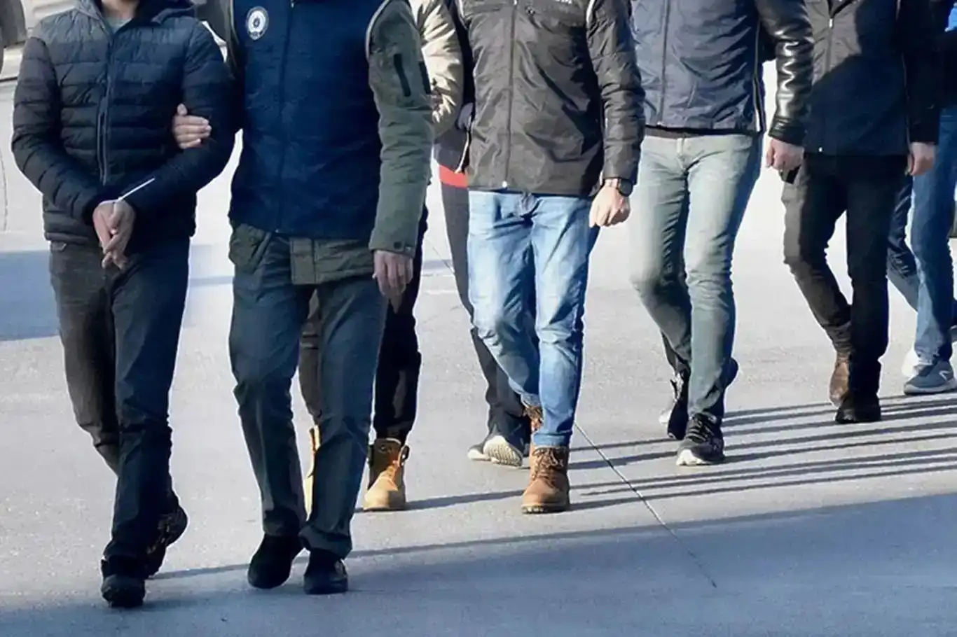 Mersin'de uyuşturucu operasyonları: 16 tutuklama