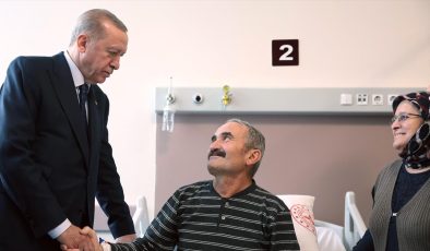 Cumhurbaşkanı Erdoğan Antalya Şehir Hastanesinde tedavi gören hastaları ziyaret etti