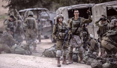 Fransız asıllı İsrailli askerin Filistinliye hakaret ettiği görüntüler Şoke edici ve iğrenç