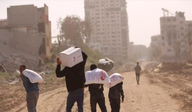 Oxfam: İsrail, UAD’nin soykırım riskine karşı insani yardımların artırılması kararını ihlal ediyor