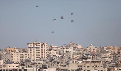 Ürdün, 3 ülkenin katılımıyla Gazze’nin kuzeyine havadan yardım indirdi