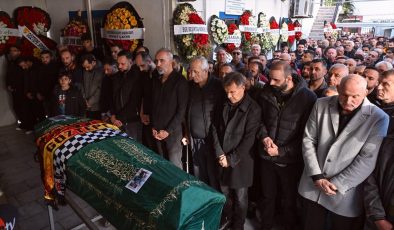 Vefat eden eski milli futbolcu Ersen Martin, İzmir’de toprağa verildi
