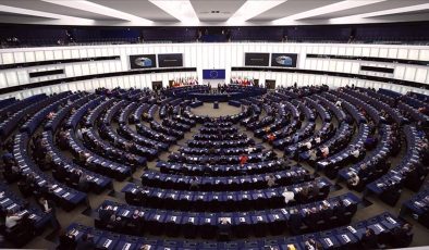 Avrupa Parlamentosu, İran Devrim Muhafızları Ordusu’nun terör listesine alınmasını istedi