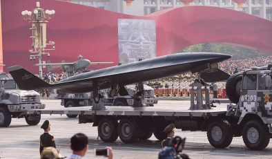 Çin’in “gizemli” yüksek irtifa, yüksek hızlı keşif uçağı WZ-8, ilk kez gökyüzünde