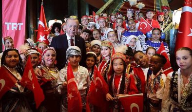 Cumhurbaşkanı Erdoğan: Evlatlarımızın 23 Nisan Milli Egemenlik ve Çocuk Bayramı’nı tebrik ediyorum