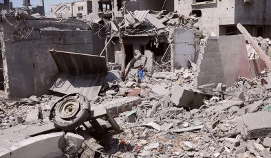 İsrail’in 180 gündür saldırılarını sürdürdüğü Gazze’de can kaybı 33 bine yaklaştı