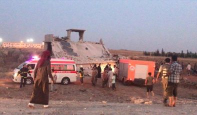 Suriye’nin Çobanbey beldesinde düzenlenen bombalı terör saldırısında 2 kişi öldü