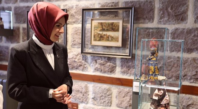 Aile ve Sosyal Hizmetler Bakanı Göktaş, Türkiye’nin ilk Anne Müzesi’ni ziyaret etti