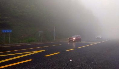 Bolu Dağı’nda sis görüş mesafesini azalttı