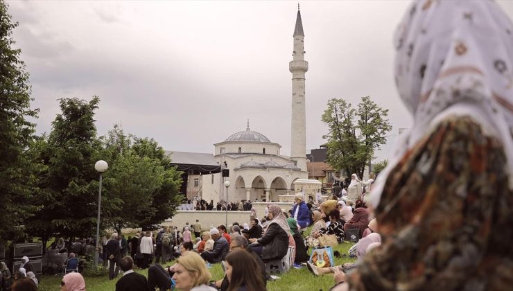 Bosna Hersek’te Türkiye’nin desteğiyle yeniden yapılan Arnaudiye Camisi törenle ibadete açıldı